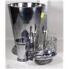Image 1 : STEEL BATHROOM SET INCLUDING SOAPDISH, GARBAGE