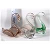 Image 1 : FLAT WITH FOUR ART GLASS SWAN BOWLS