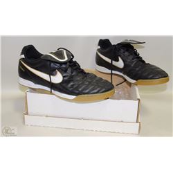 PAIR OF MEN'S NIKE SPORTS SHOES - SIZE 11