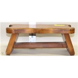 SOLID WOODEN STEPPING STOOL