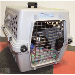 MEDIUM DELUXE PET PORTER WITH ACCESSORIES, BOWLS,