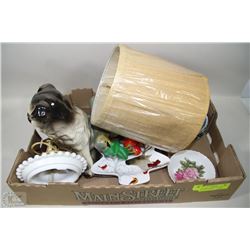 FLAT WITH MIXED VINTAGE ORNAMENTS INCL LAMP, FINE