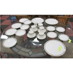 PARAGON BY APPOINTMENT TO THE QUEEN 26PC FINE