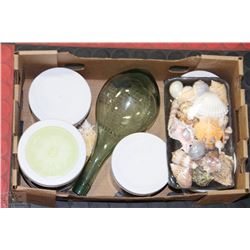 BEACH LOT INCLUDING SHELLS, 7 CONTAINERS AND