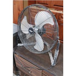COMFORT ZONE FLOOR FAN