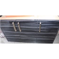 3 DOOR CABINET
