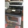 Image 1 : WHIRLPOOL STAINLESS STEEL STOVE 30"