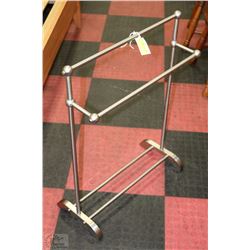 METAL TOWEL RACK
