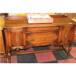 WALNUT SIDEBOARD