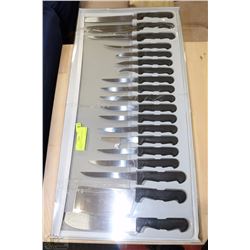 19 PIECE GINSU STAINLESS STEEL KNIFE SET