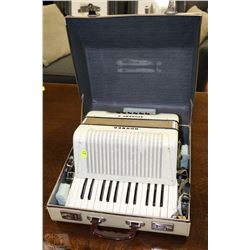 HOHNER STUDENT 2 ACCORDIAN