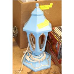 BLUE 2-PC CARRIAGE STYLE LAMP W/LID