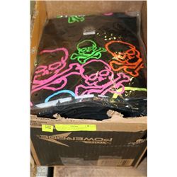 BOX WITH 30 NEW ASSORTED GRAPHIC TEES ASSORTED