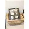 Image 1 : 3 WICKER BASKETS WITH PORTRAIT TRAY