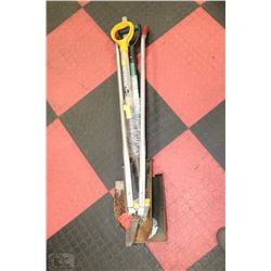 BUNDLE OF SHOVELS & EDGER