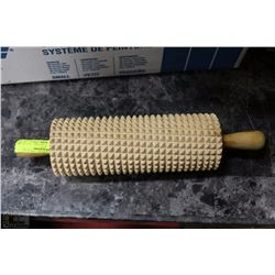 BOX WITH 12 CHINESE COLLECTOR BARS