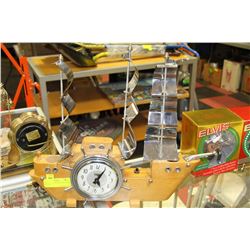 VINTAGE SNIDER WOOD SHIP CLOCK & LIGHT