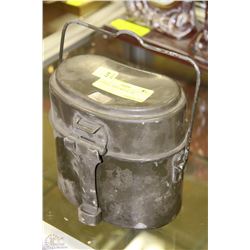 GERMAN ARMY METAL TIN