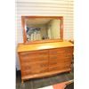 Image 1 : 8 DRAWER DRESSER WITH MIRROR