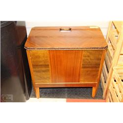 VINTAGE SOLID WOOD SEWING MACHINE CABINET