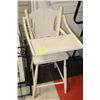 Image 1 : VINTAGE WHITE WOOD HIGHCHAIR