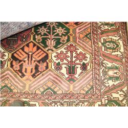 PERSIAN BAKTIARI RUG 6'9" W X 9'8" L
