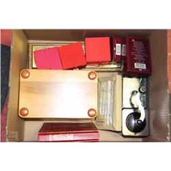 ESTATE BOX OF ASSORTED ORNAMENTS