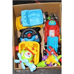 BOX W/INTERACTIVE FIRE TRUCK, 2 MEGA-