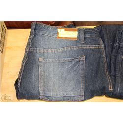 URBAN HERITAGE STRAIGHT JEANS SIZE34