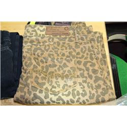 NEW ALMOST FAMOUS JEANS SIZE 9