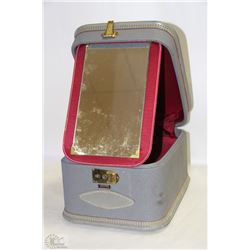 VINTAGE 1950'S EVELEIGH TRAVEL BAGGAGE BAG WITH