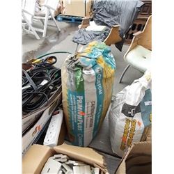 BAG OF THINSET MORTAR & FLOOR LEVELLER - 2 TTL