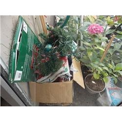 BOX OF MISC CHRISTMAS