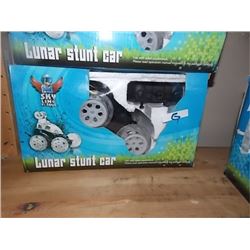 REMOTE CONTROL LUNAR STUNT CAR