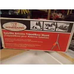 SATELLITE ANTENNA TRIPOD BASE