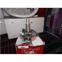 KWIKSET DEAD BOLT WITH KEY