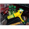 Image 1 : MIRACLE GROW FEED SPREADER WITH 3 BOTTLES