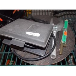 PLUMBER VICE GRIP & PRESSURE GUAGE & CUT OFF DISK