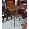 Image 2 : VINTAGE OAK SIDE TABLE