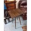 Image 3 : VINTAGE OAK SIDE TABLE