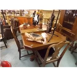 VINTAGE DINING SET  - TABLE , 2 LEAFS & 6 CHAIRS - ALL ONE MONEY