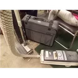 SUIT CASE OF ASSORTED CASES AND PURSES