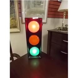 FLASHING 3 COLOR TRAFFIC LIGHT