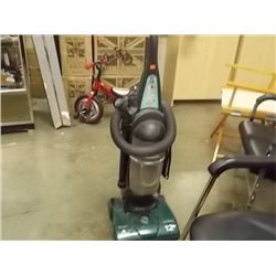 BISSEL 12 AMP VACUMN