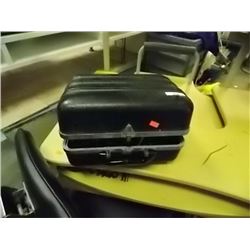 DEFIBULATOR WITH CARRY CASE