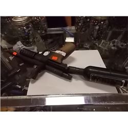 PAINT BALL GUN WITH CO2 TANK