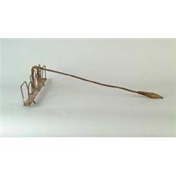 SWING HANDLED FIREPLACE TOASTER