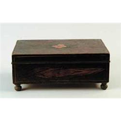 WONDERFUL PINE NEW ENGLAND FOOTED STORAGE CHEST