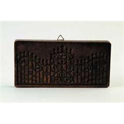 ATTRACTIVE 18TH CENTURY RECTANGULAR CAKE BOARD