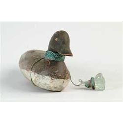 SINGLE CARVED AND PAINTED DUCK DECOY